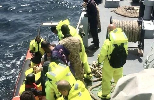 البحريةالموريتانية  تنقذ باخرة صيد أجنبية تعرضت لحريق في عرض البحر